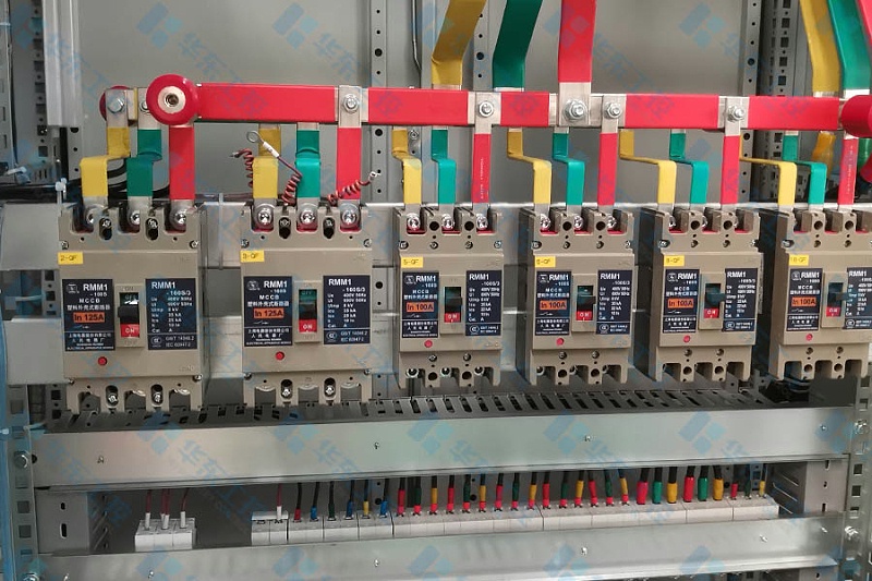 華東工控-軟啟柜控制柜內(nèi)細節(jié)